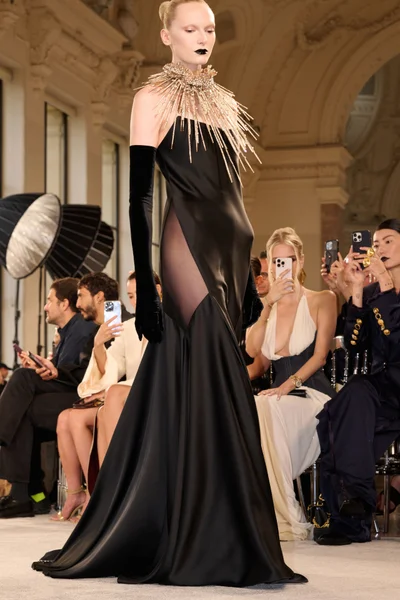 Look 30
